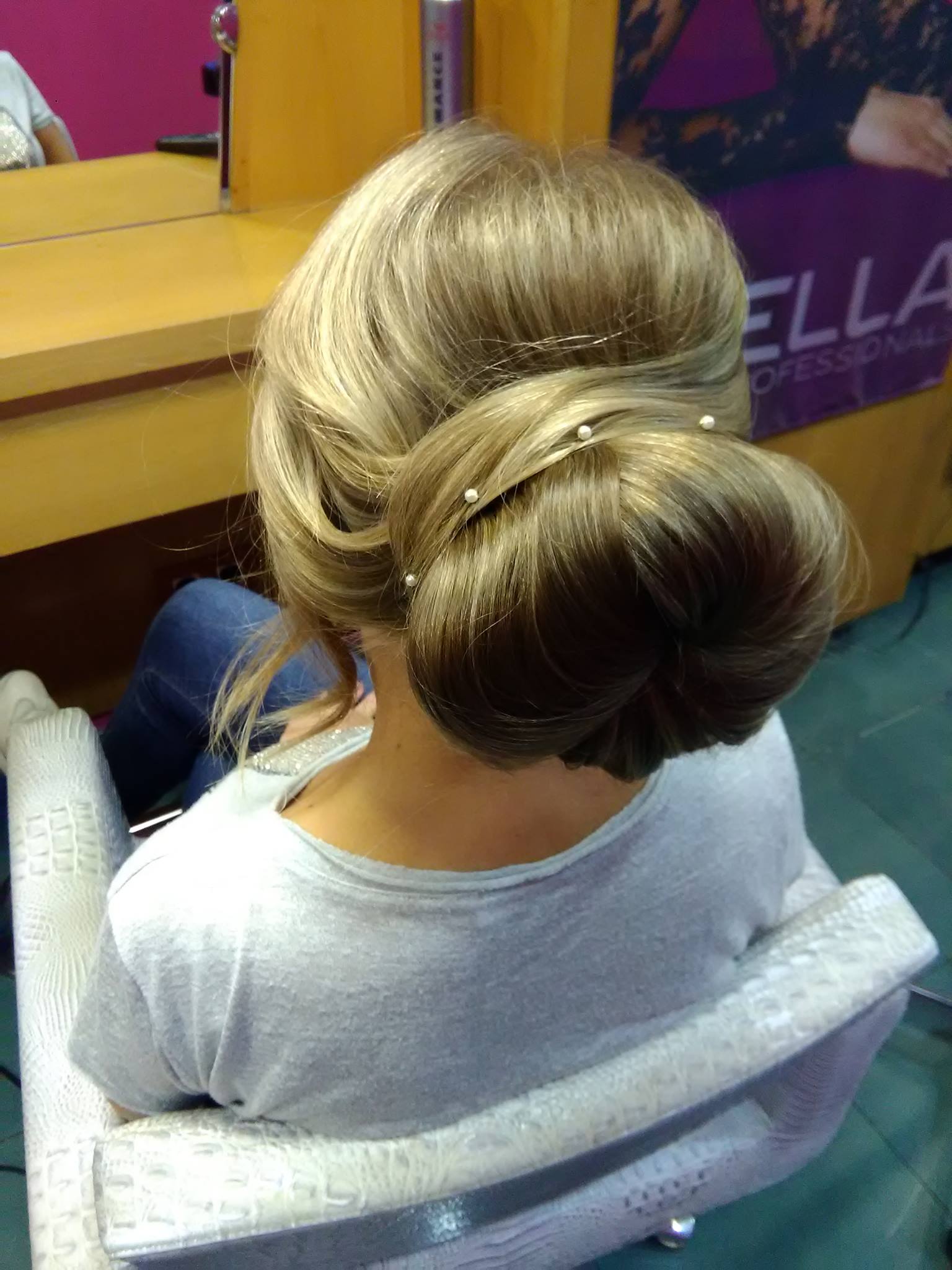 Corte y color en peluquería de Logroño