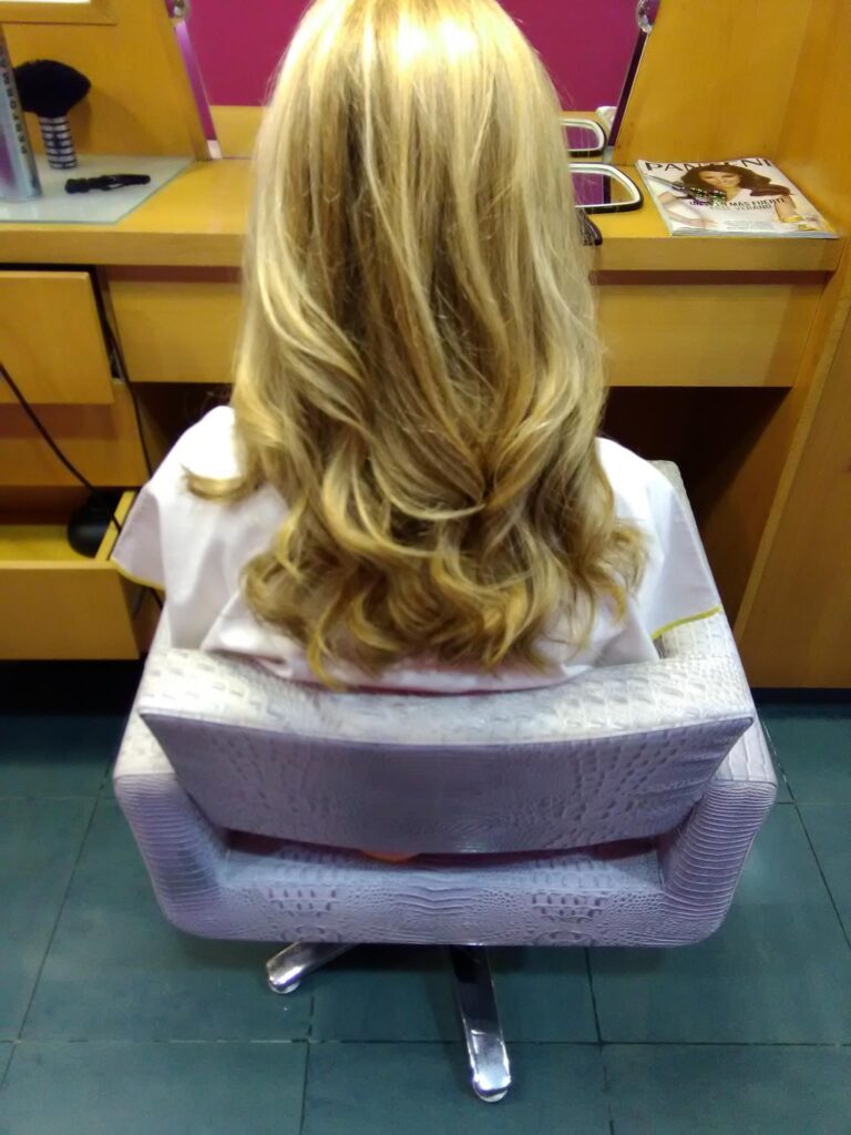 Corte y color en peluquería de Logroño
